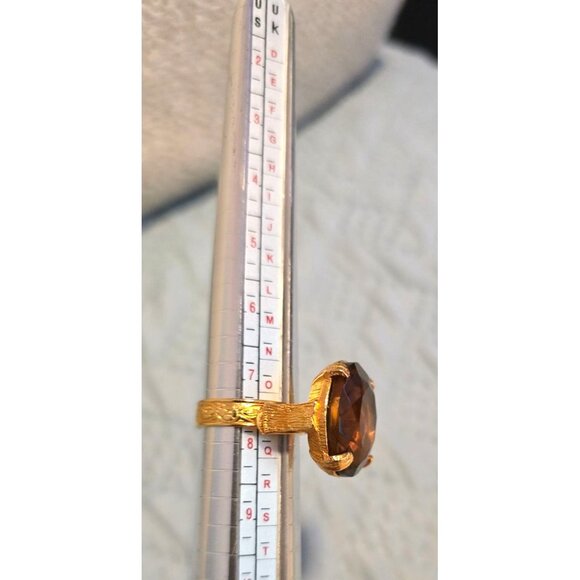 Large Amber-Like Faceted Oval Gold-Tone Adjustable Ring Signed by "Lisa" - Picture 7 of 10